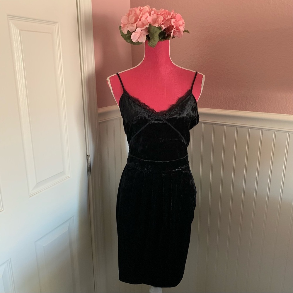 Black Velvet Juicy Couture size 12 Women’s Spaghetti Strap Dress side zip